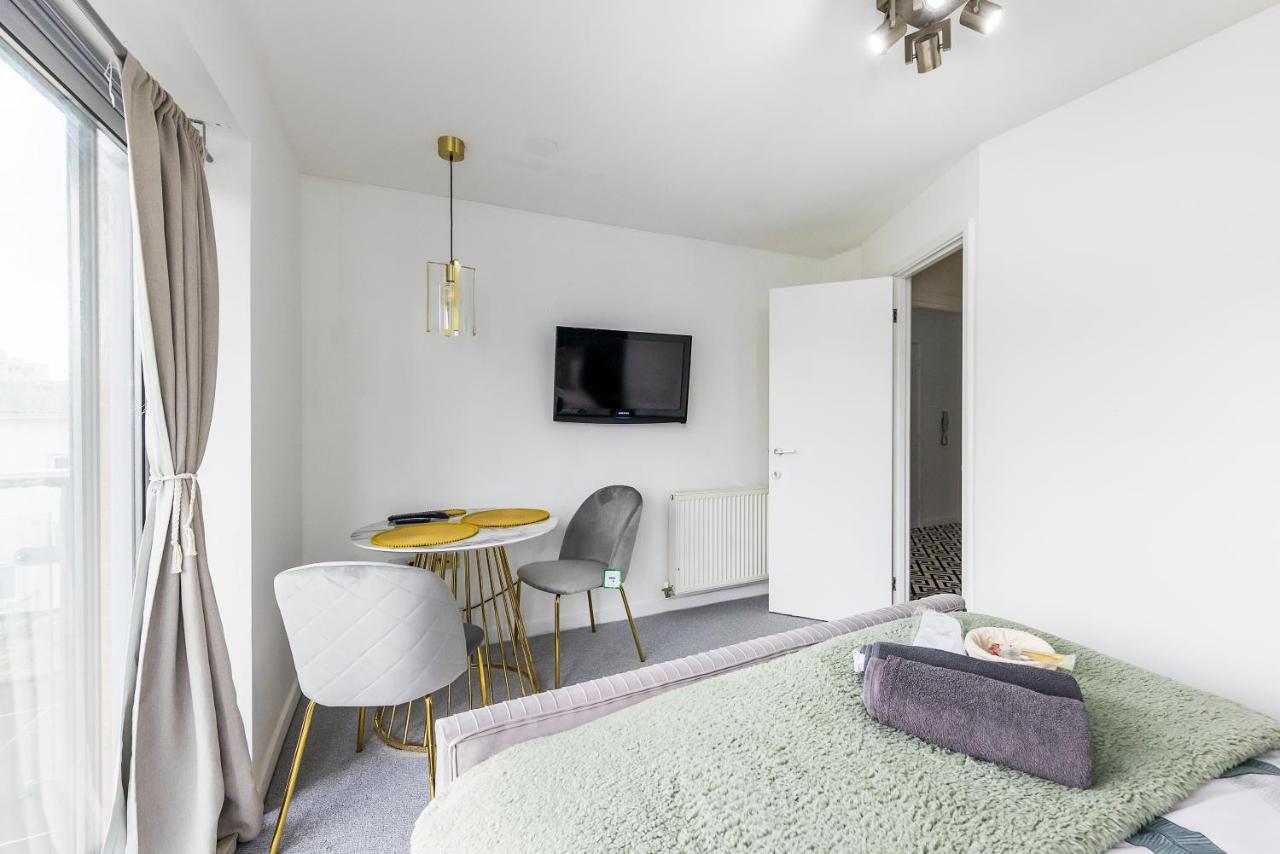 Bow Wharf Apartments London Eksteriør billede